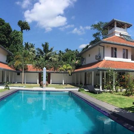Anuhas Airport Villas Katunayaka Esterno foto