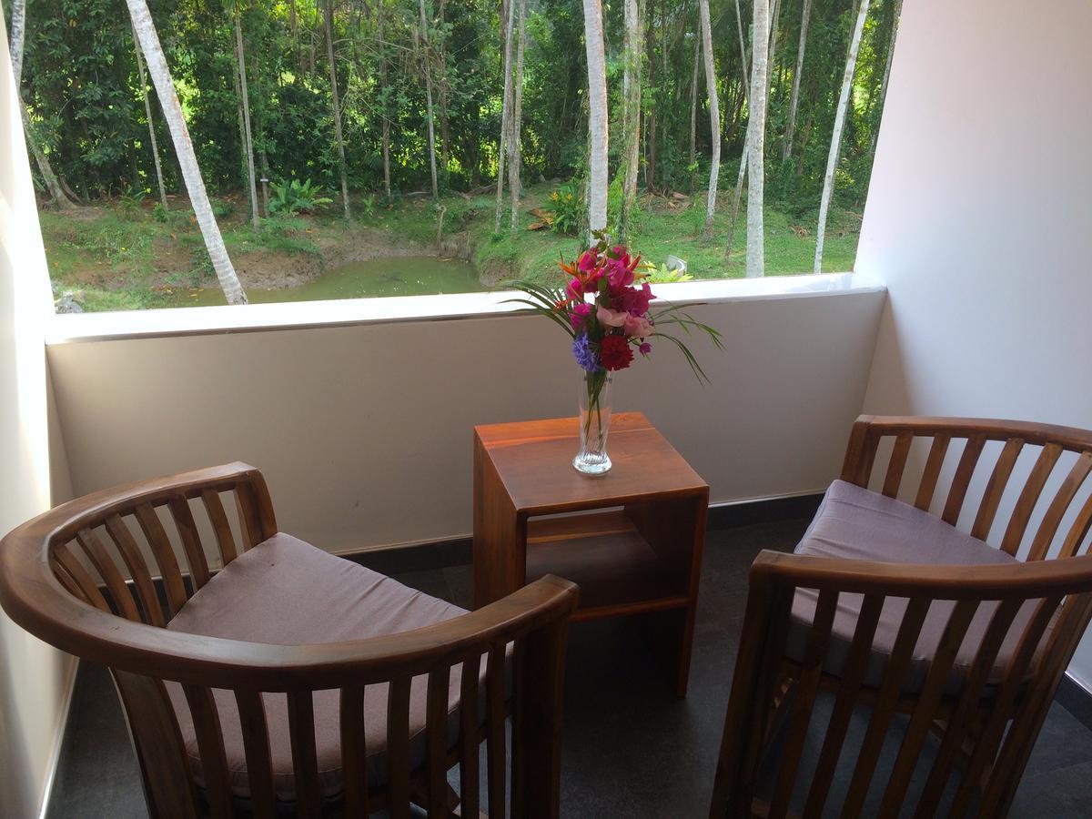 Anuhas Airport Villas Katunayaka Esterno foto