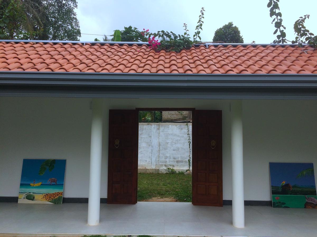Anuhas Airport Villas Katunayaka Esterno foto
