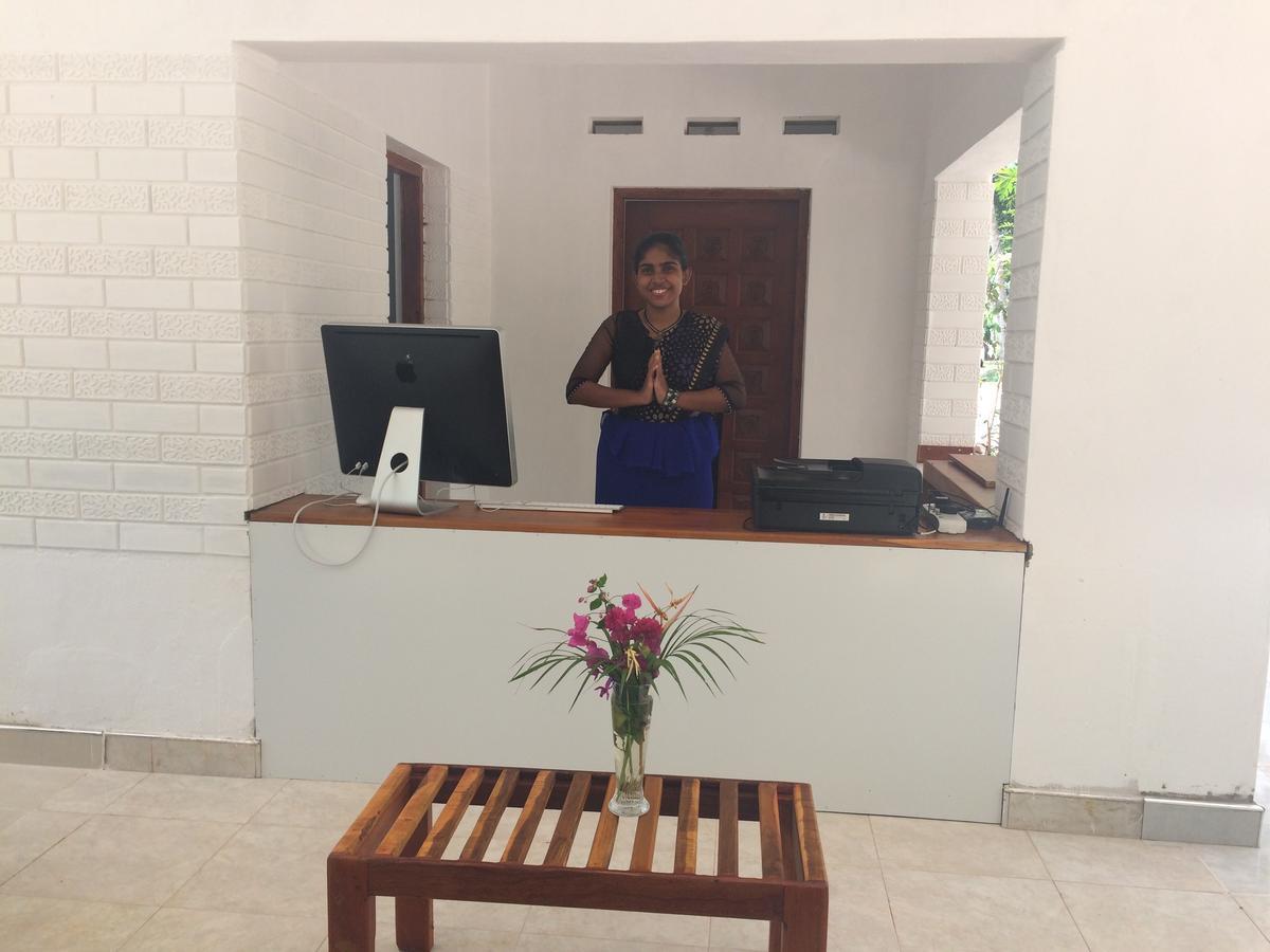 Anuhas Airport Villas Katunayaka Esterno foto