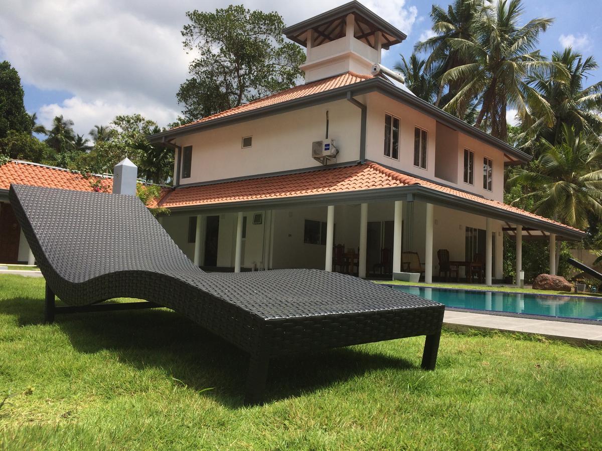 Anuhas Airport Villas Katunayaka Esterno foto