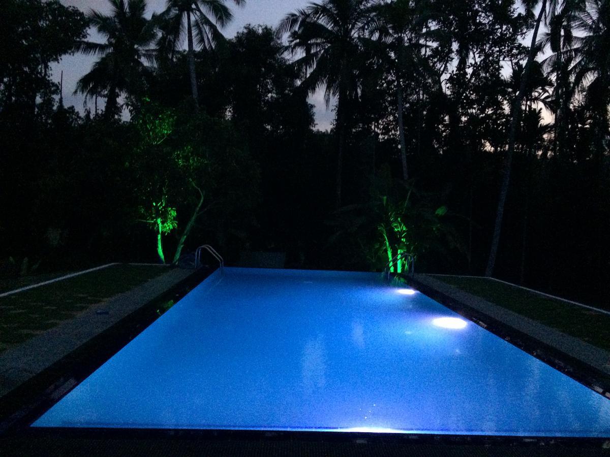 Anuhas Airport Villas Katunayaka Esterno foto