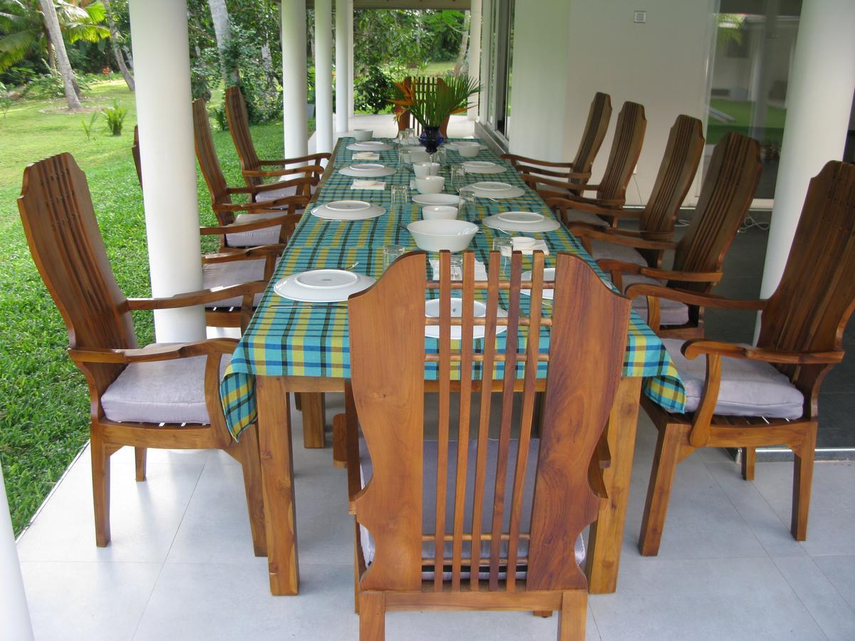 Anuhas Airport Villas Katunayaka Esterno foto