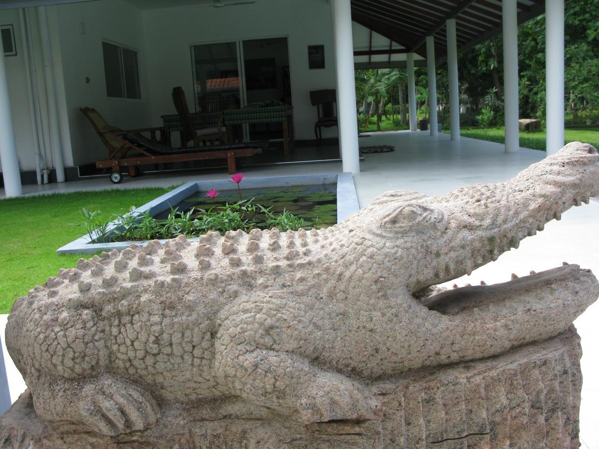 Anuhas Airport Villas Katunayaka Esterno foto