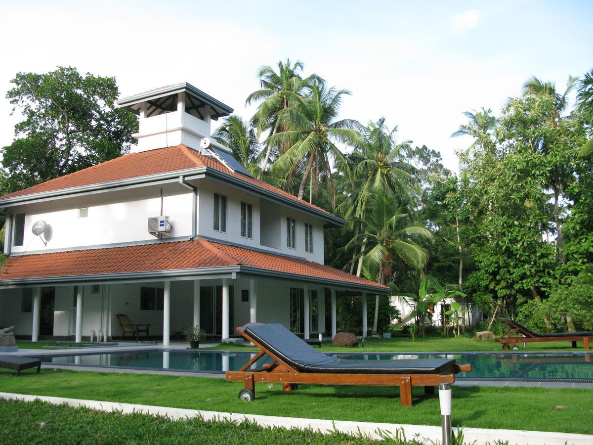 Anuhas Airport Villas Katunayaka Esterno foto
