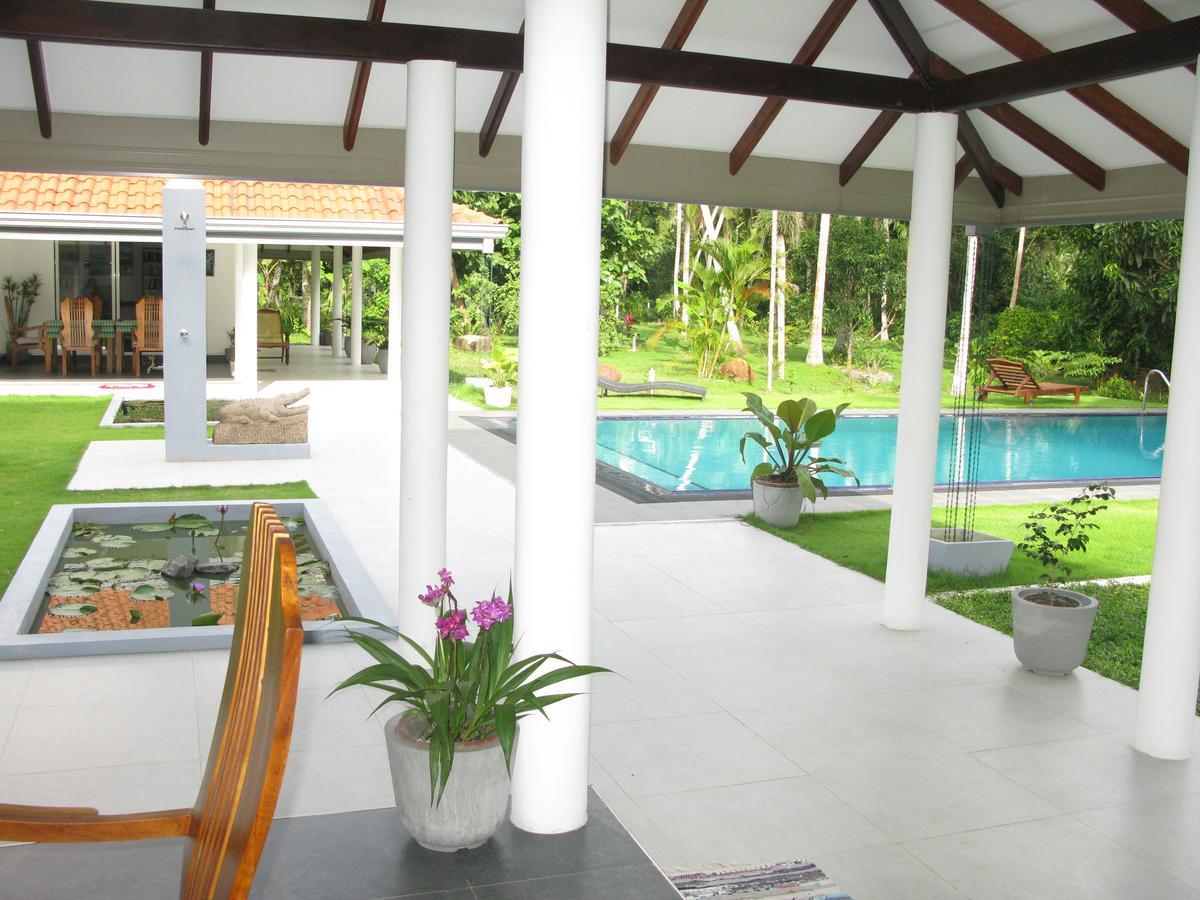Anuhas Airport Villas Katunayaka Esterno foto