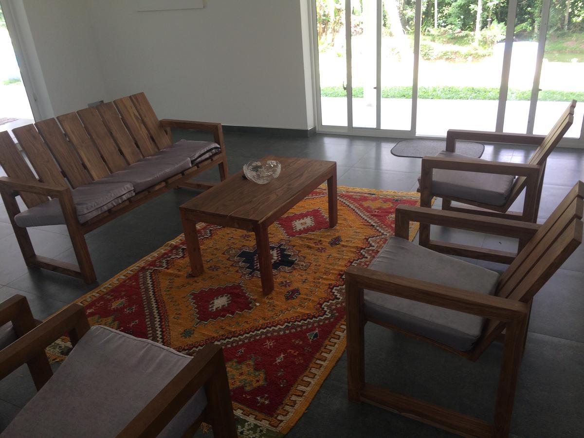 Anuhas Airport Villas Katunayaka Esterno foto